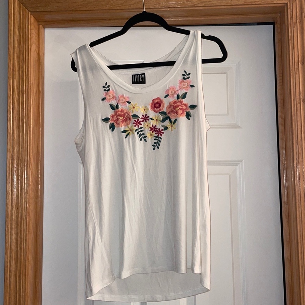 Embroidered ivory tank top NEVER WORN